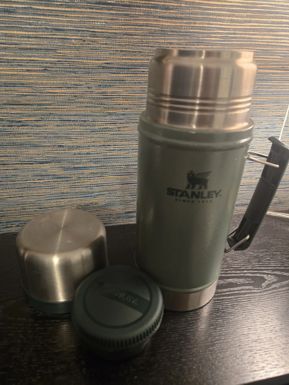 Stanley Classic Green Stainless Vacuum Food Jar - Picture 2 of 3